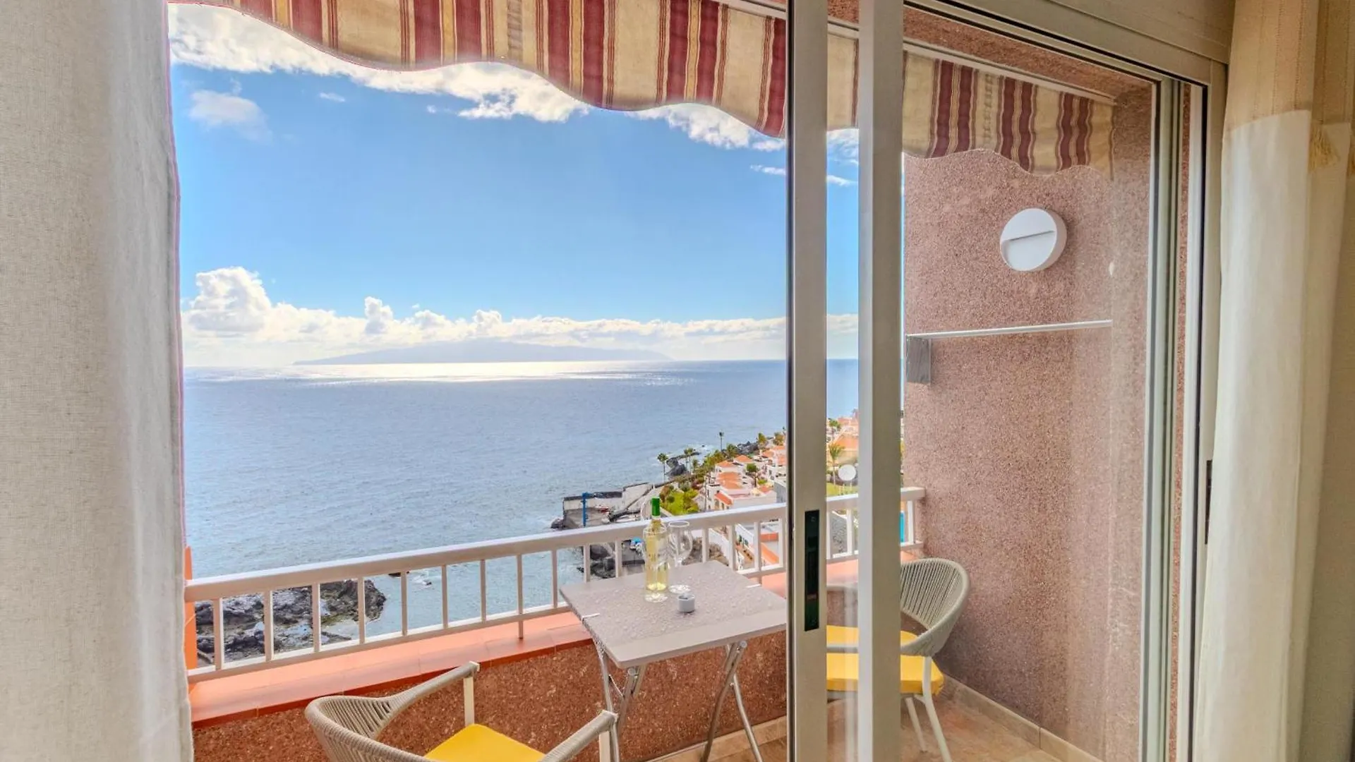 Bahia Paradise View Apt By Dream Homes Tenerife Puerto de Santiago  Puerto de Santiago (Tenerife)